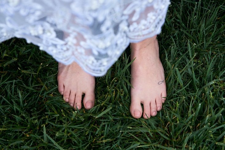 The Science Behind Earthing: Understanding the Physical and Emotional Effects